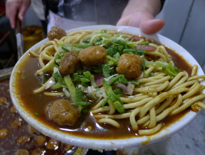 牛肉丸子面的做法